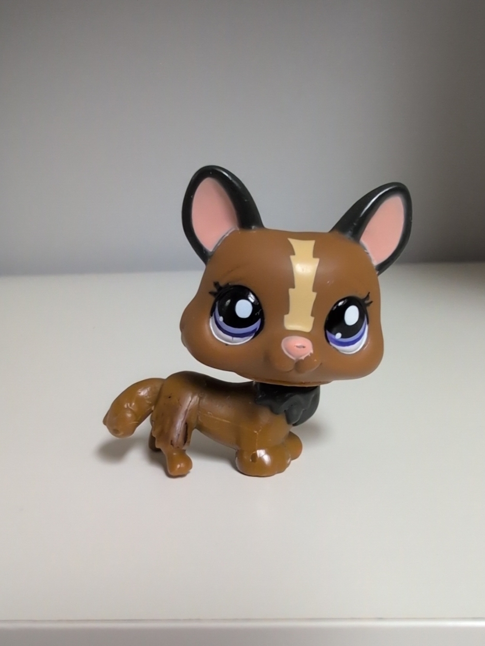 Littlest Pet Shop #1767 Corgi Brown And Tan Y2K Hasbro Purple Eyes Collectible